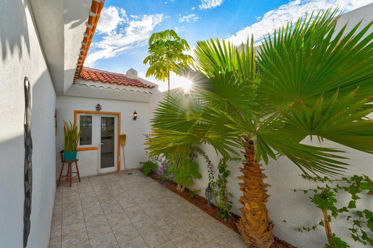 Marvelous Holiday Home - Villa La Caleta Costa Adeje  Kültér fotó